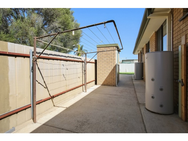 2/623 Prune Street, Lavington NSW 2641