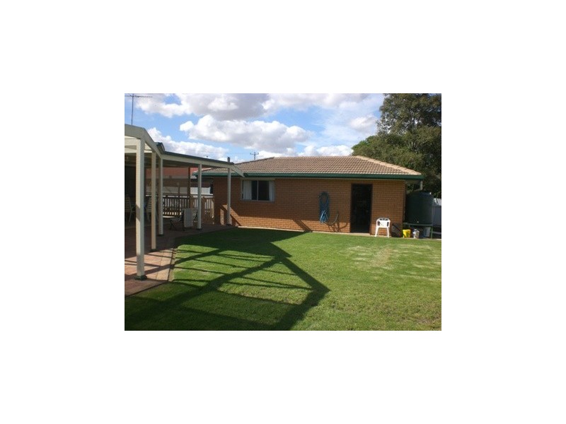 4  Pell Street, Howlong NSW 2643