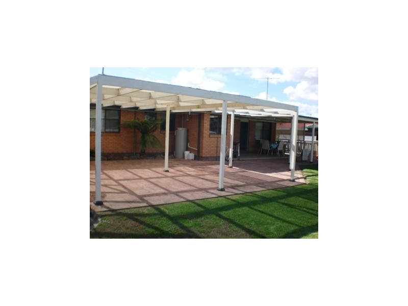 4  Pell Street, Howlong NSW 2643