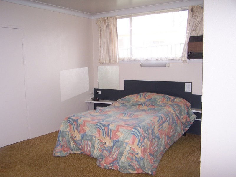 18/511 Wagga Road, Lavington NSW 2641