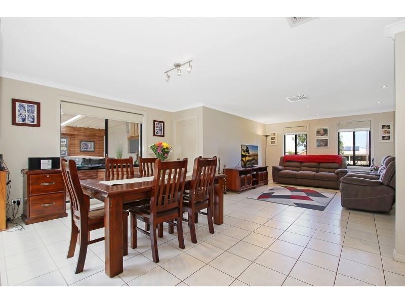 16 Almurta Court, Springdale Heights NSW 2641