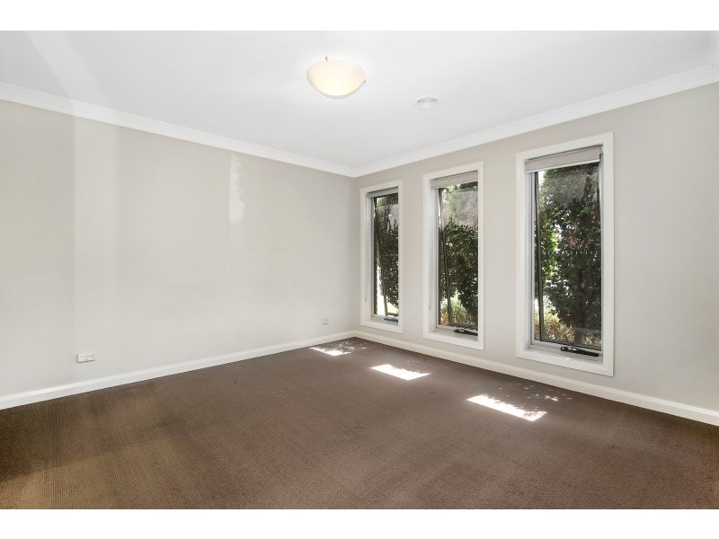 15 Lawson Circuit, Lavington NSW 2641