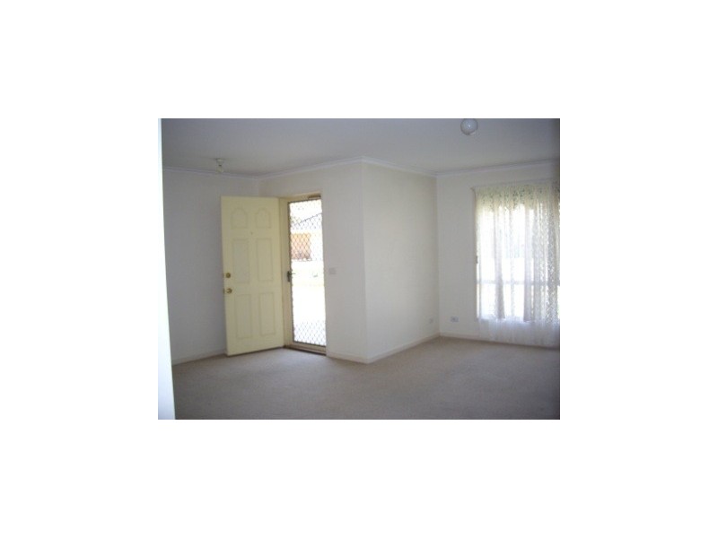 1/19 Saville Avenue, Lavington NSW 2641