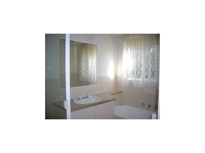 1/19 Saville Avenue, Lavington NSW 2641