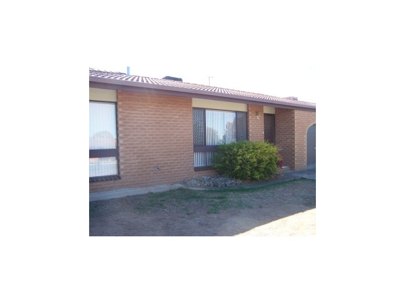 2/523 Nagle Road, Lavington NSW 2641