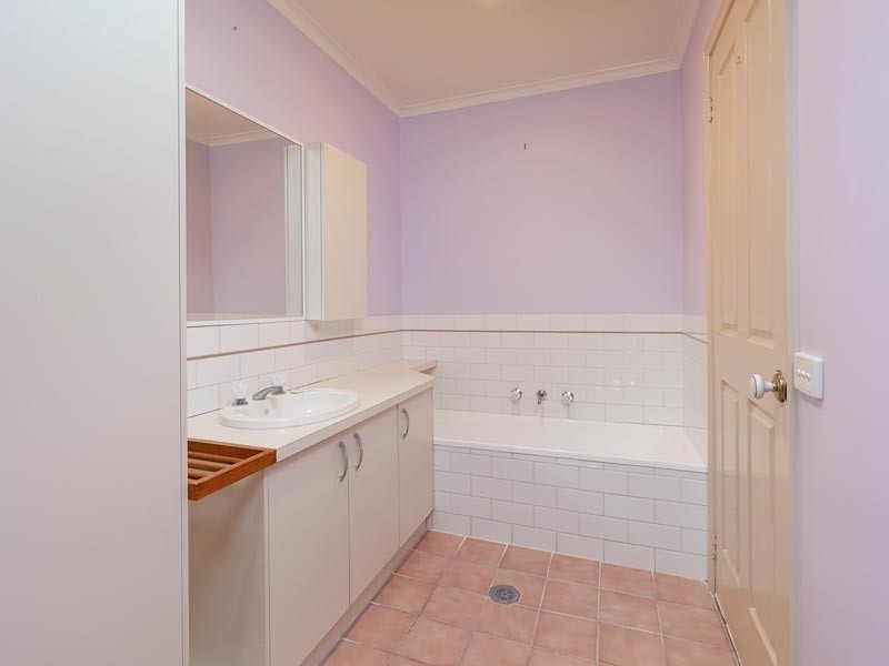 4/14 Graetz Court, Lavington NSW 2641