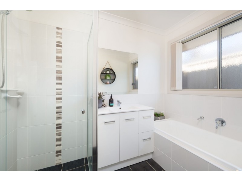 11 Baxter Court, Lavington NSW 2641