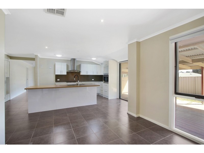 1 Canara Place, Springdale Heights NSW 2641