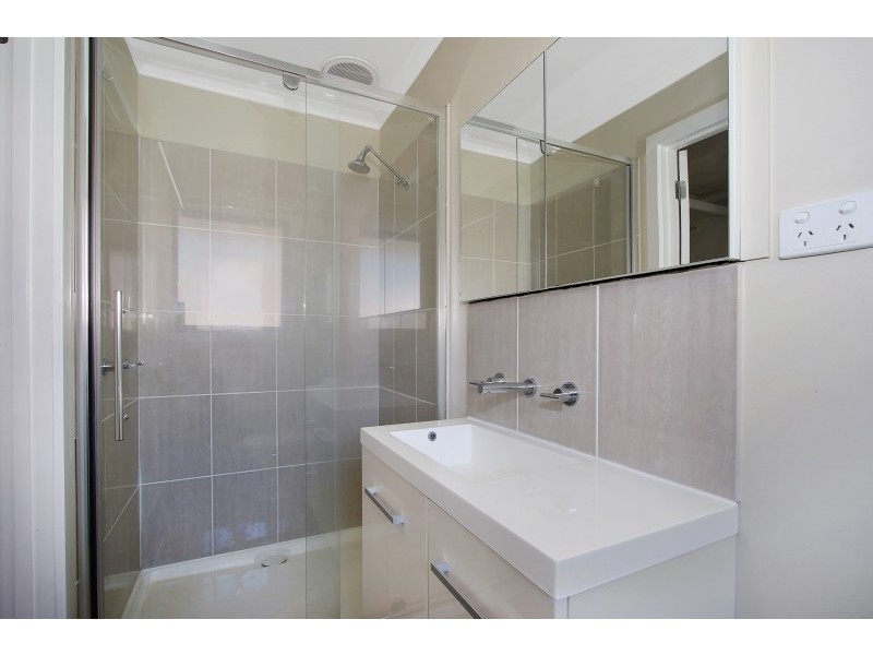 1 Canara Place, Springdale Heights NSW 2641