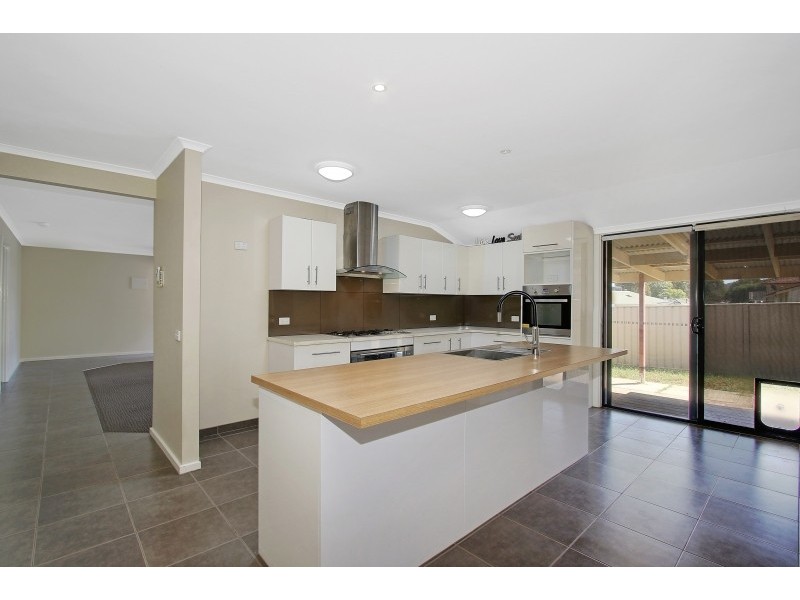 1 Canara Place, Springdale Heights NSW 2641