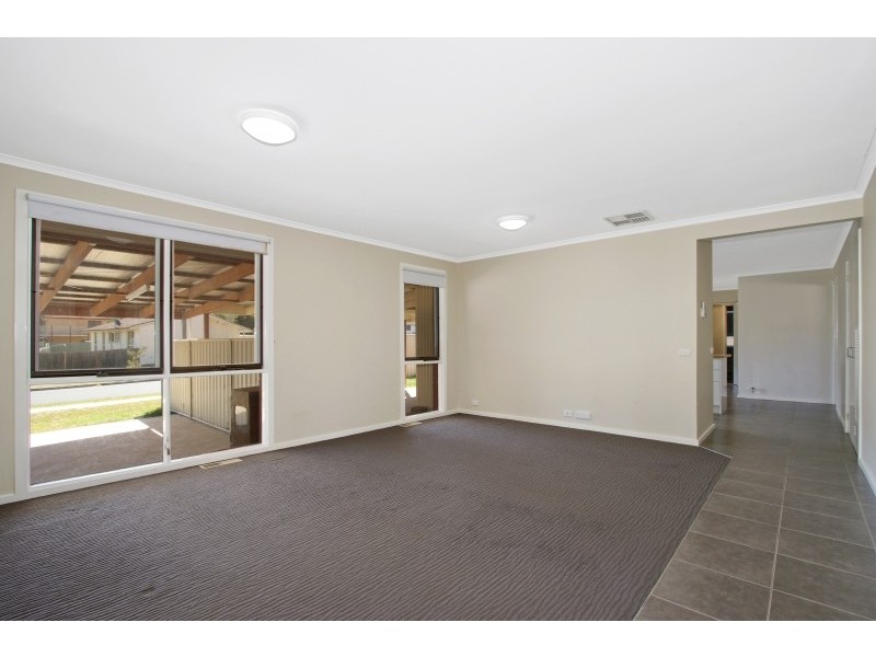 1 Canara Place, Springdale Heights NSW 2641
