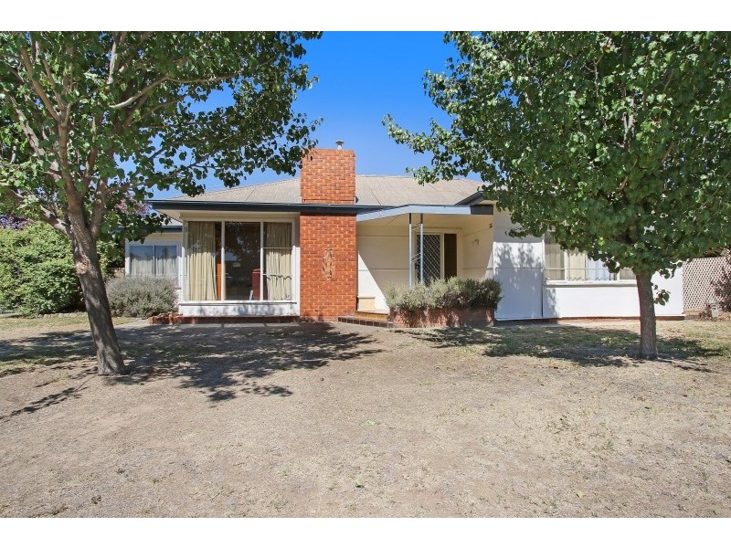 537 Sanders Road, Lavington NSW 2641