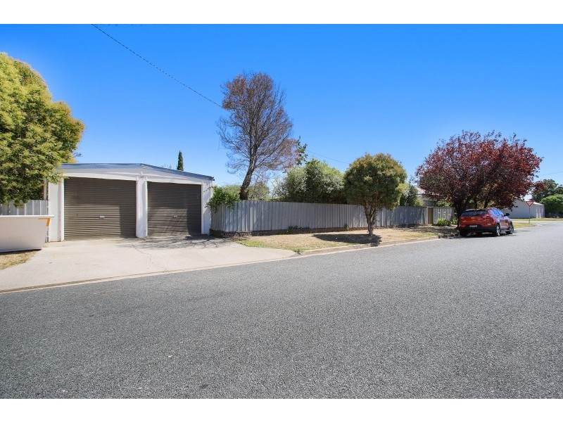 537 Sanders Road, Lavington NSW 2641