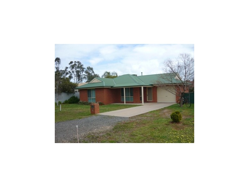 20 Pell Street, Howlong NSW 2643
