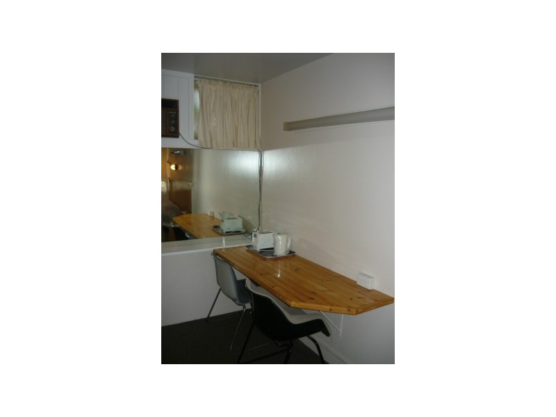 4/511 Wagga Road, Lavington NSW 2641