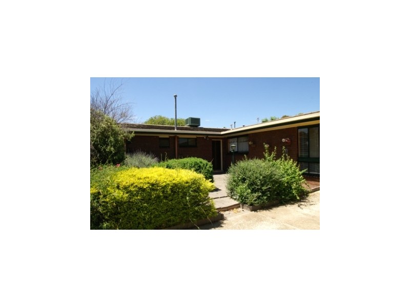 74 James Cook Avenue, Howlong NSW 2643