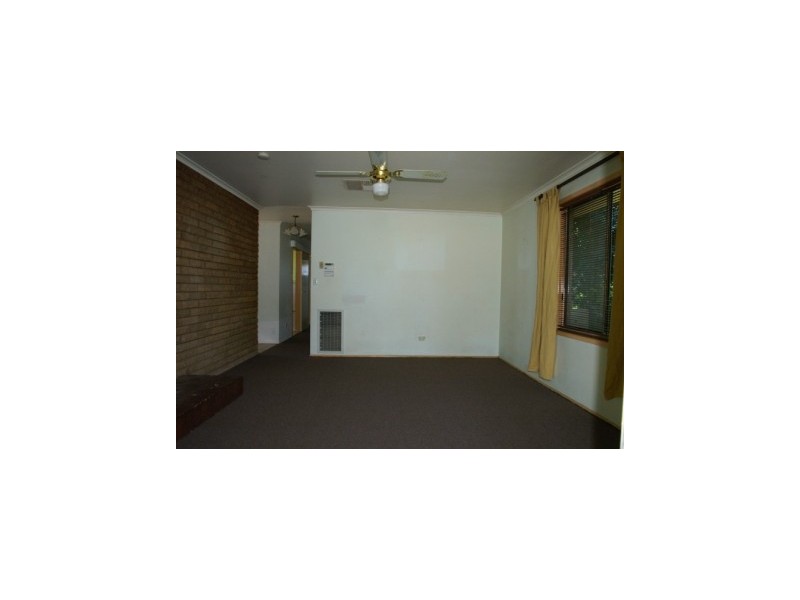 74 James Cook Avenue, Howlong NSW 2643
