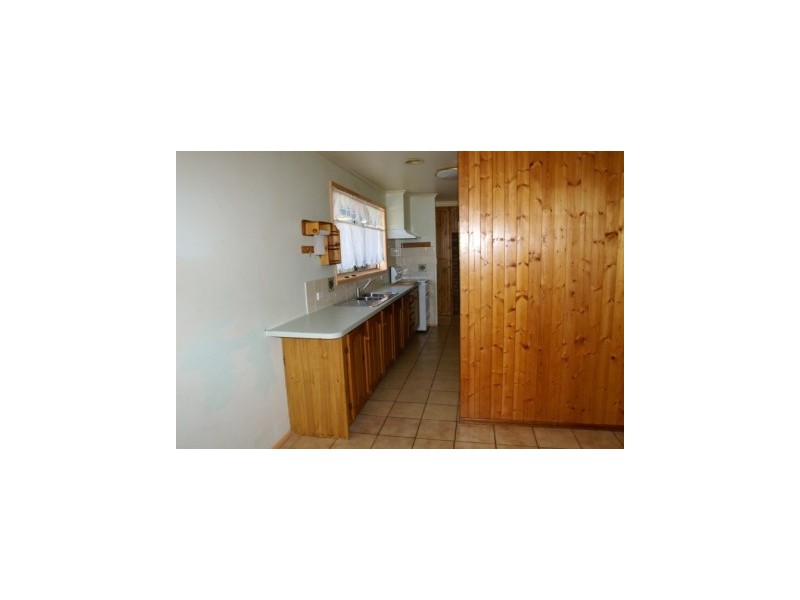 74 James Cook Avenue, Howlong NSW 2643