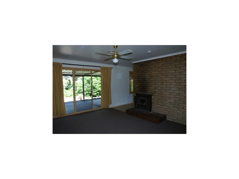 74 James Cook Avenue, Howlong NSW 2643