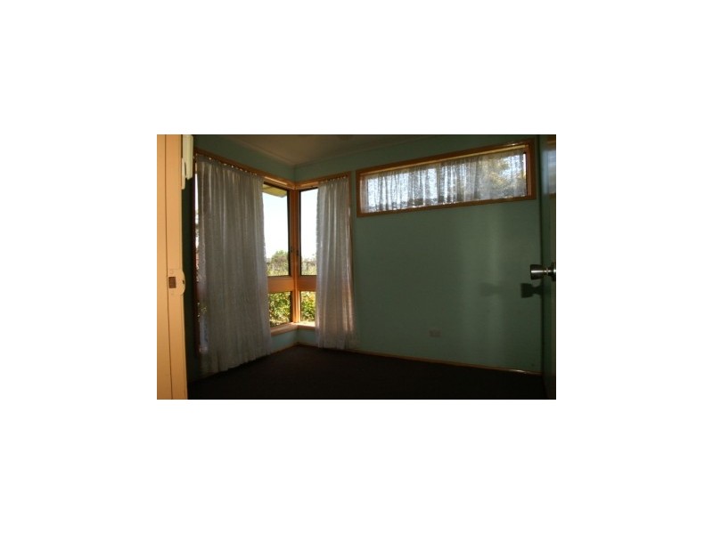 74 James Cook Avenue, Howlong NSW 2643