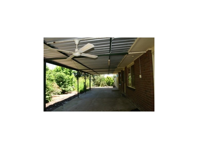 74 James Cook Avenue, Howlong NSW 2643