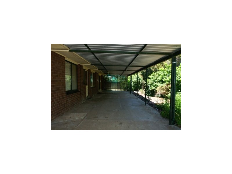 74 James Cook Avenue, Howlong NSW 2643