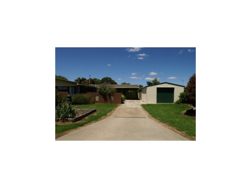 74 James Cook Avenue, Howlong NSW 2643