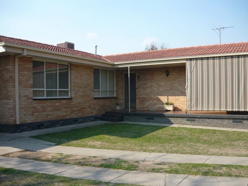 330 Cheyenne Drive, Lavington NSW 2641