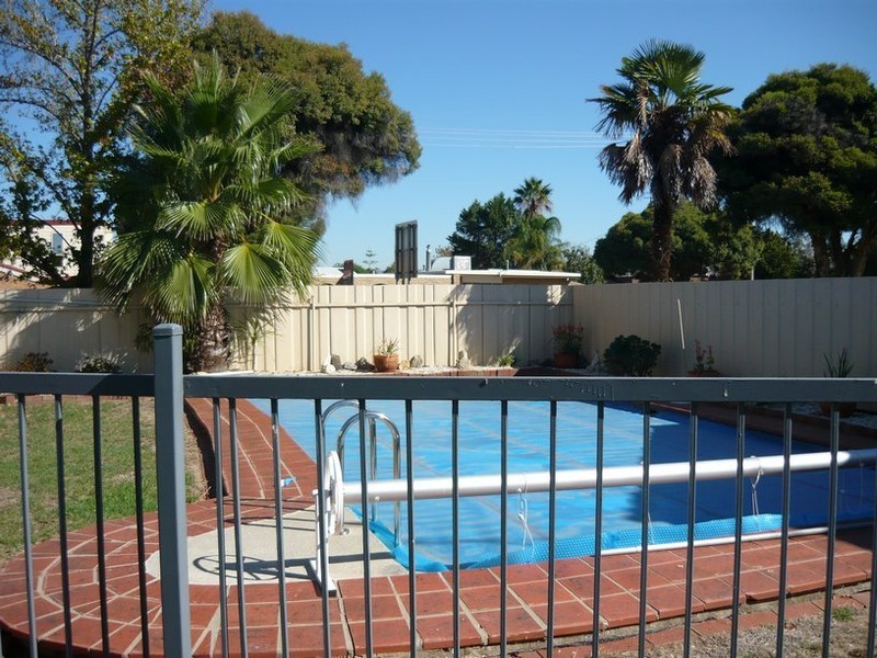 330 Cheyenne Drive, Lavington NSW 2641