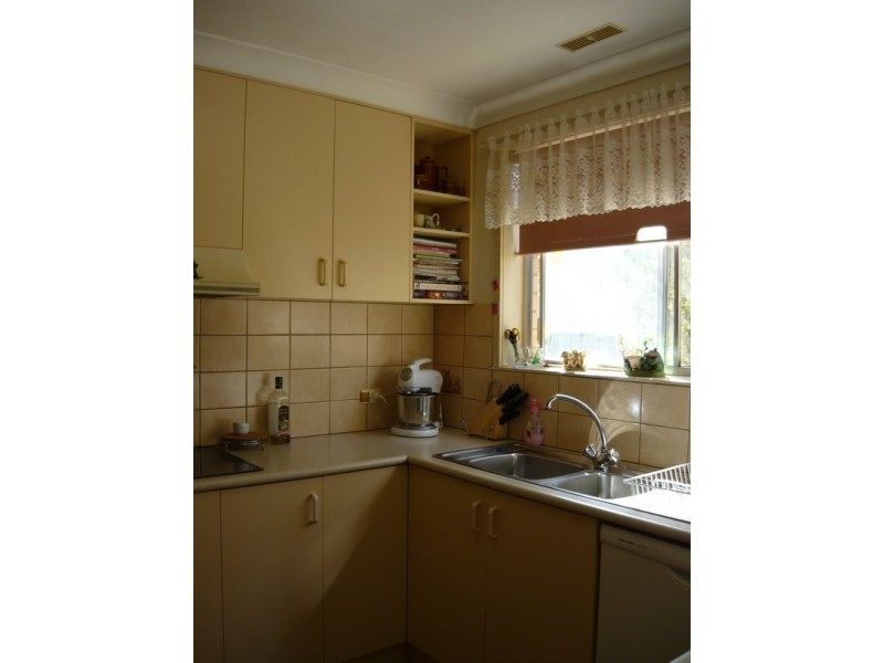 330 Cheyenne Drive, Lavington NSW 2641