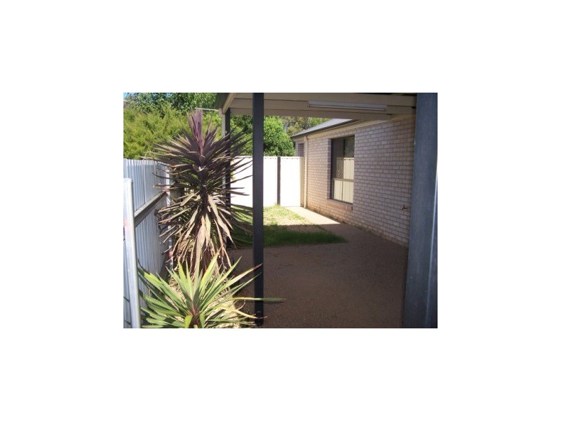 1/527 Lyne Street, Lavington NSW 2641