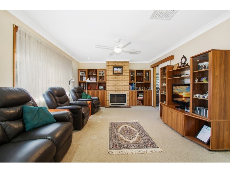 19 Wenke St, Walla Walla NSW 2659