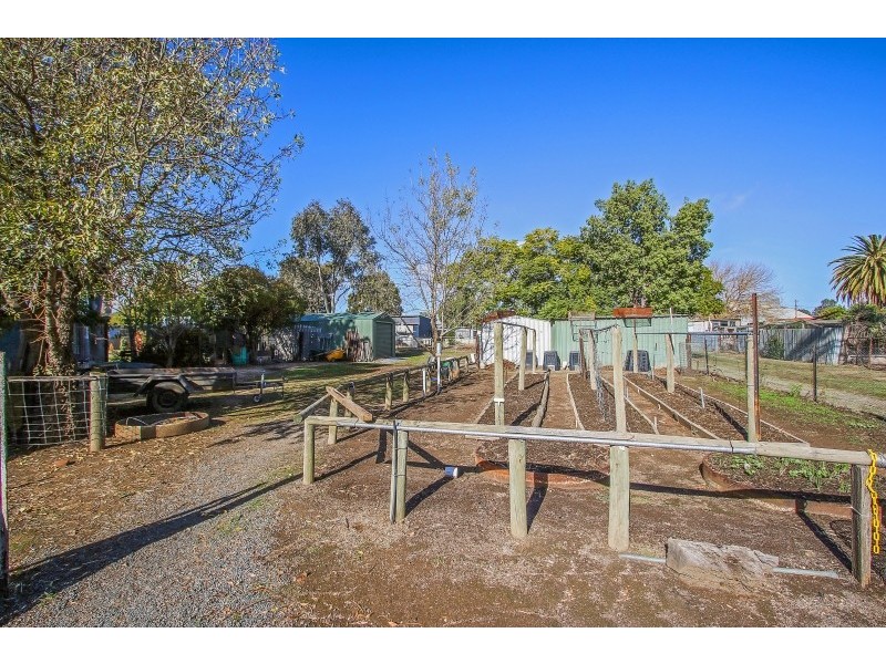 19 Wenke St, Walla Walla NSW 2659