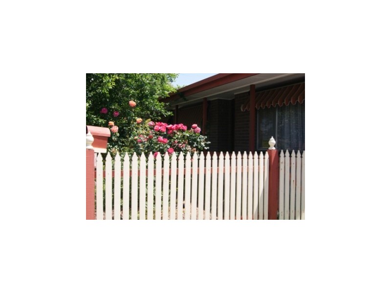 298 Clarence Street, Lavington NSW 2641