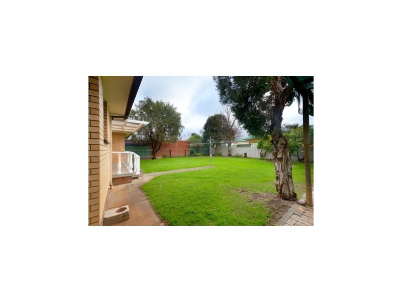 528  Regina Avenue, Albury NSW 2640