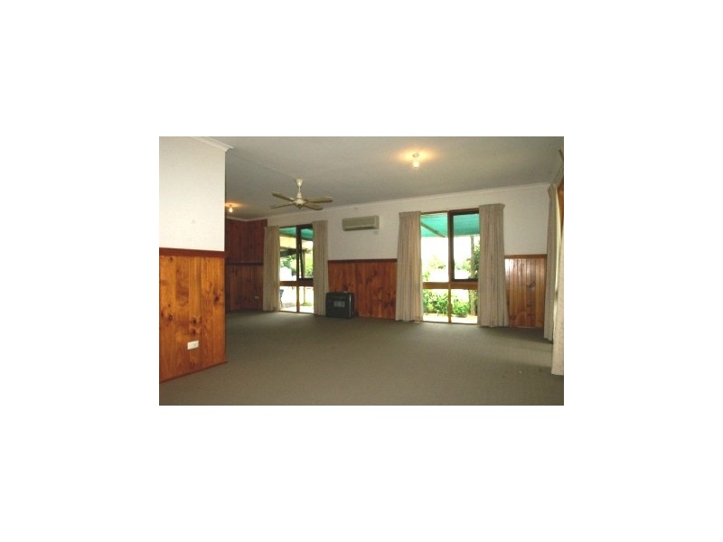 81 Hovell Street, Howlong NSW 2643