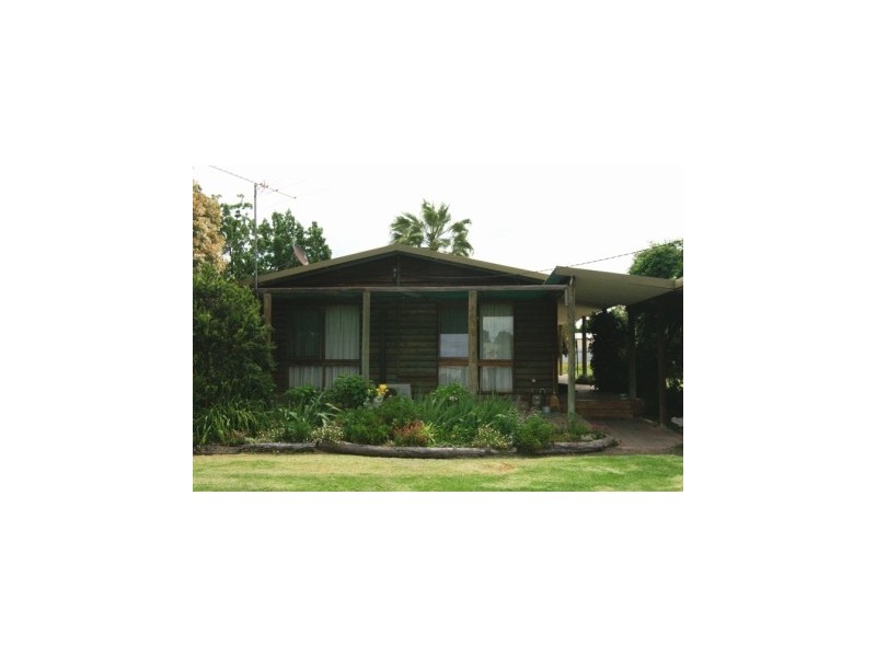 81 Hovell Street, Howlong NSW 2643