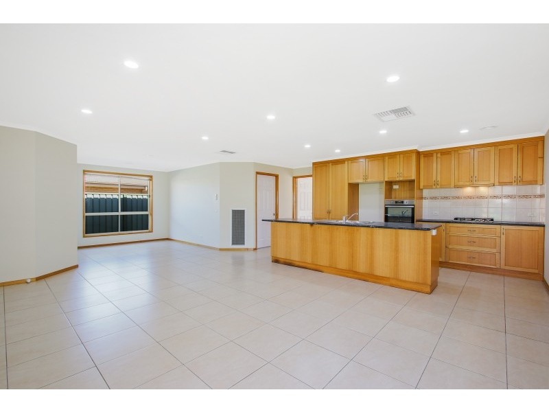 104 Rivergum Drive, East Albury NSW 2640