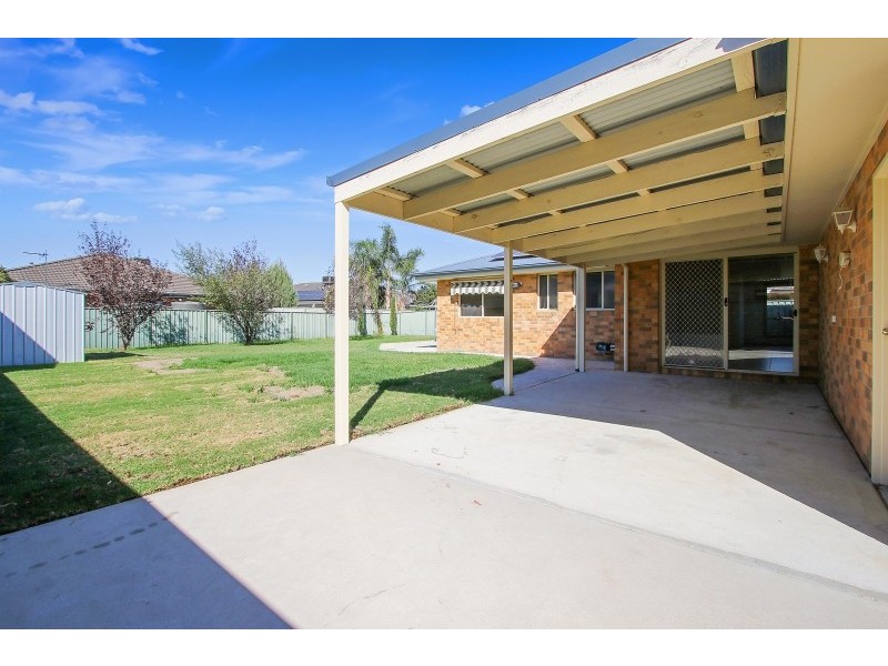 104 Rivergum Drive, East Albury NSW 2640