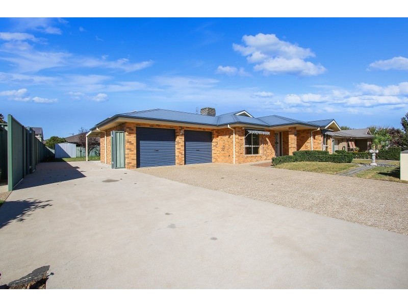 104 Rivergum Drive, East Albury NSW 2640
