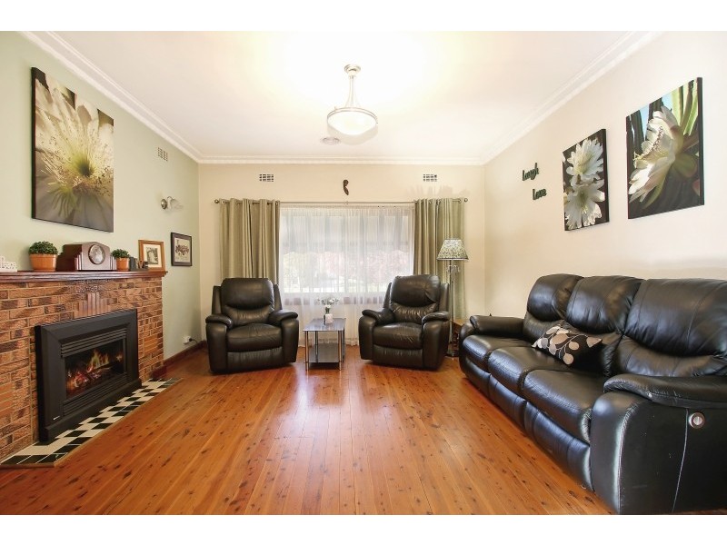 395 Kotthoff Street, Lavington NSW 2641