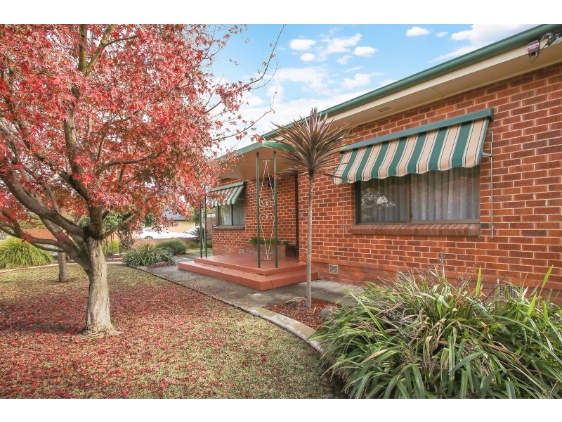 395 Kotthoff Street, Lavington NSW 2641