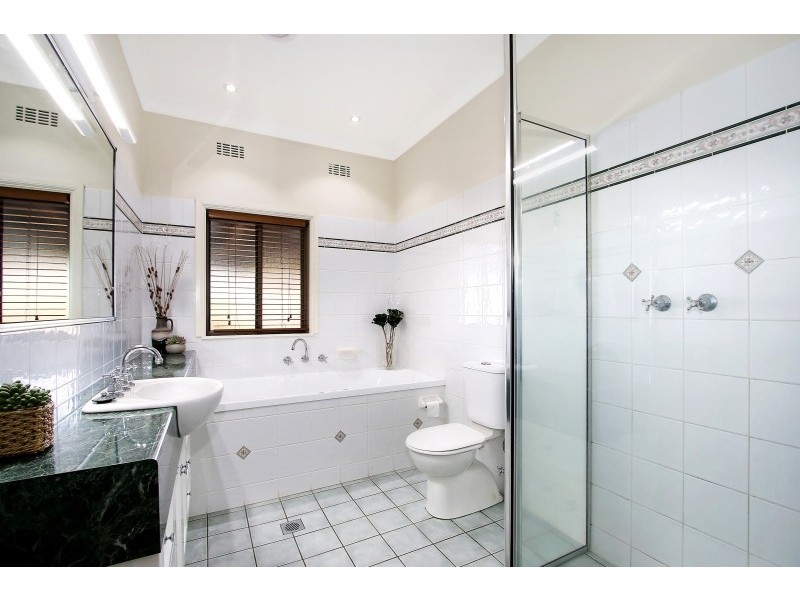 395 Kotthoff Street, Lavington NSW 2641