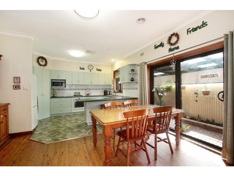 395 Kotthoff Street, Lavington NSW 2641