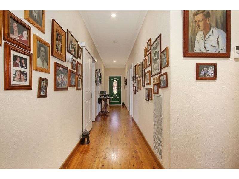 395 Kotthoff Street, Lavington NSW 2641