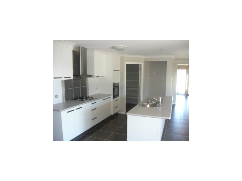 21 Silky Oak Court, East Albury NSW 2640