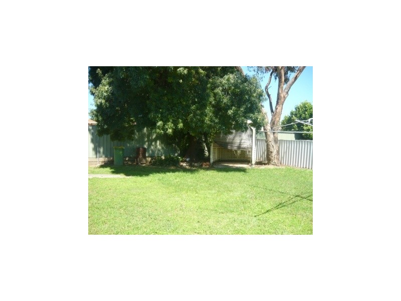12 Renwick Court, Lavington NSW 2641