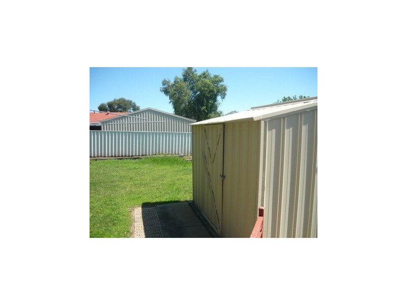 12 Renwick Court, Lavington NSW 2641