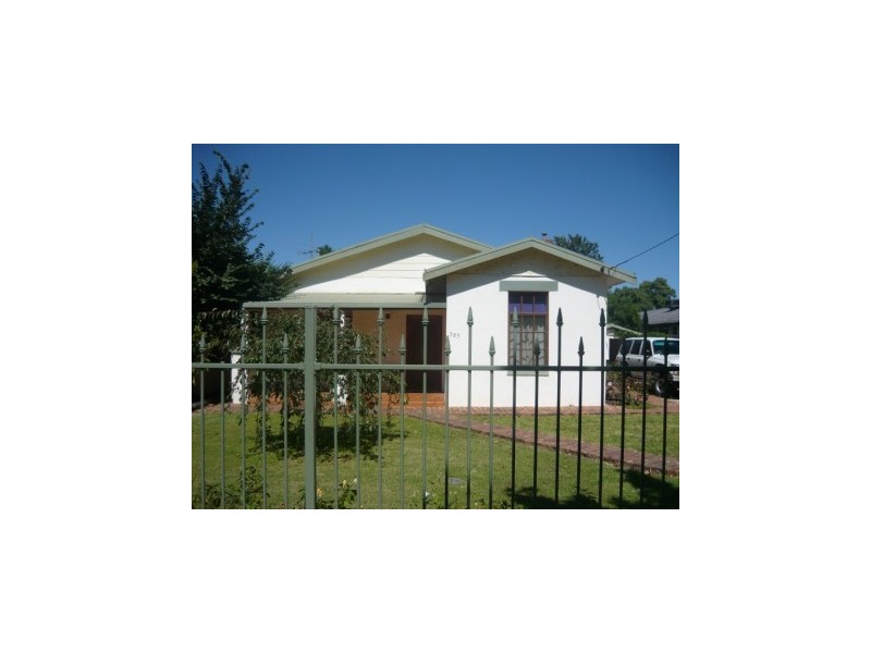 389 Urana Road, Lavington NSW 2641