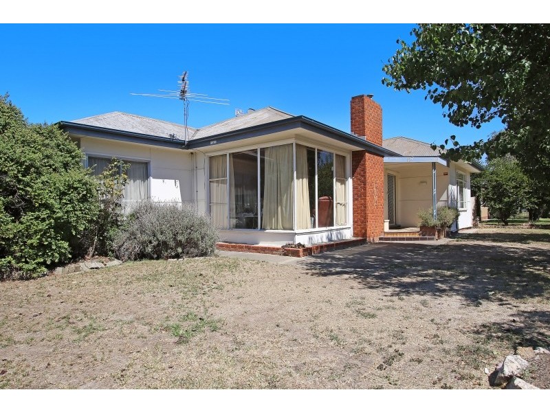 537 Sanders Road, Lavington NSW 2641